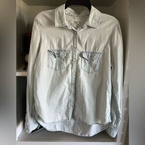 Aeropostale Chambray Shirt Light Wash Denim 
Button Down Shirt Womens L